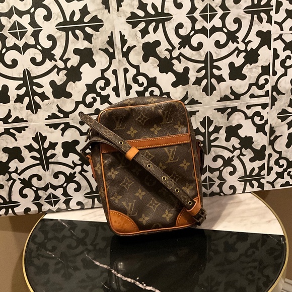 Louis Vuitton Danube As-Is GUC - Picture 1 of 10